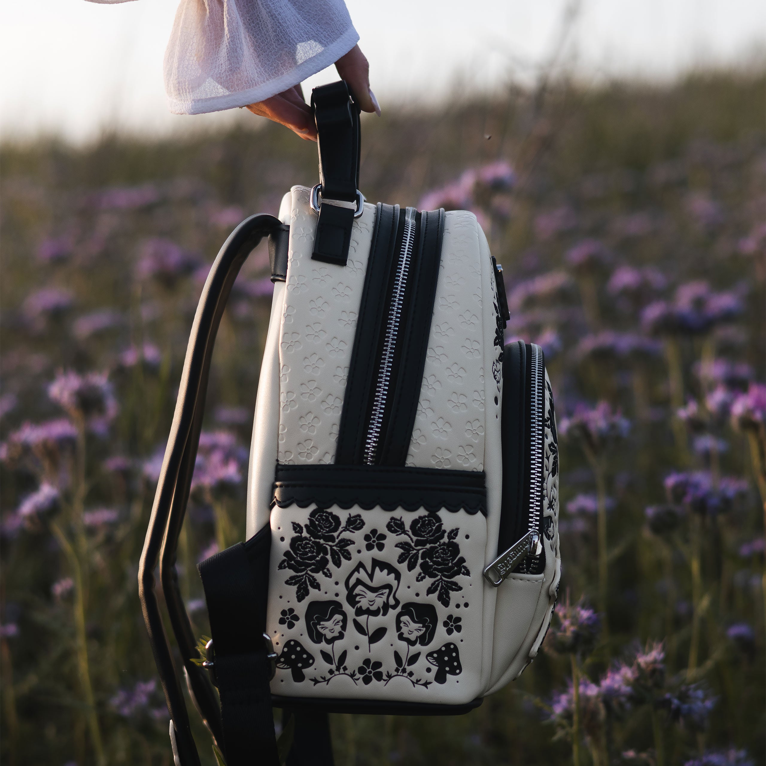 Produktbild Alice i Underlandet - Blommig mini-ryggsäck