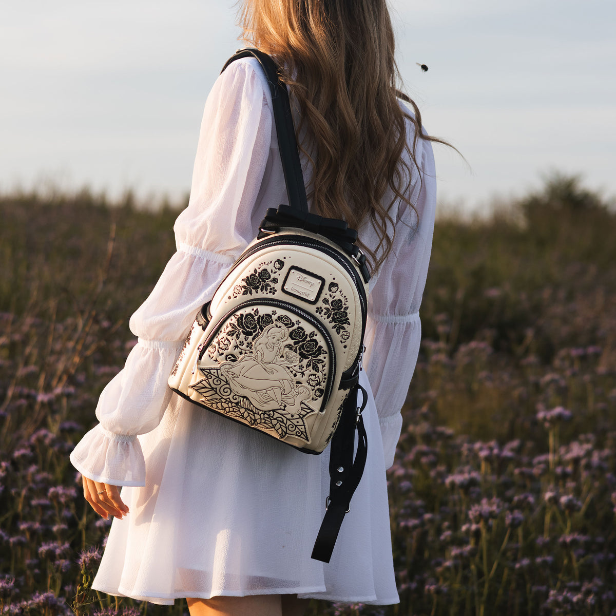 Produktbild Alice i Underlandet - Blommig mini-ryggsäck