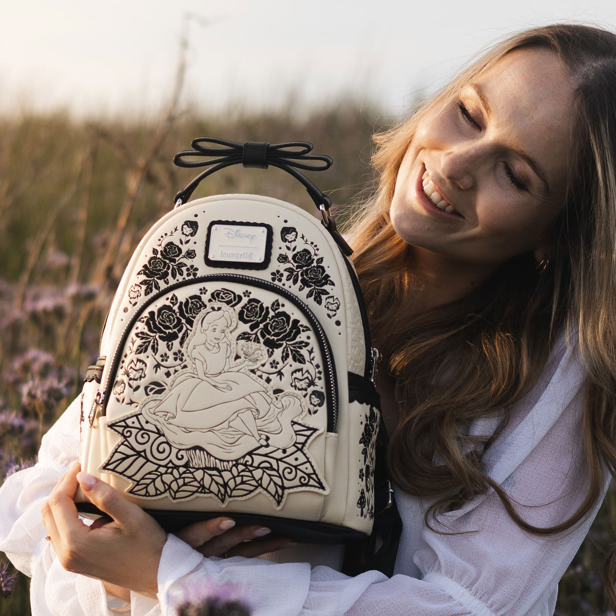 Produktbild Alice i Underlandet - Blommig mini-ryggsäck