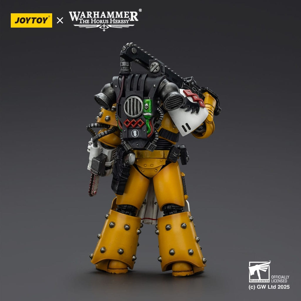 Produktbild Warhammer 40k: Imperial Fists - Legion Apothecary Actionfigur 12 cm