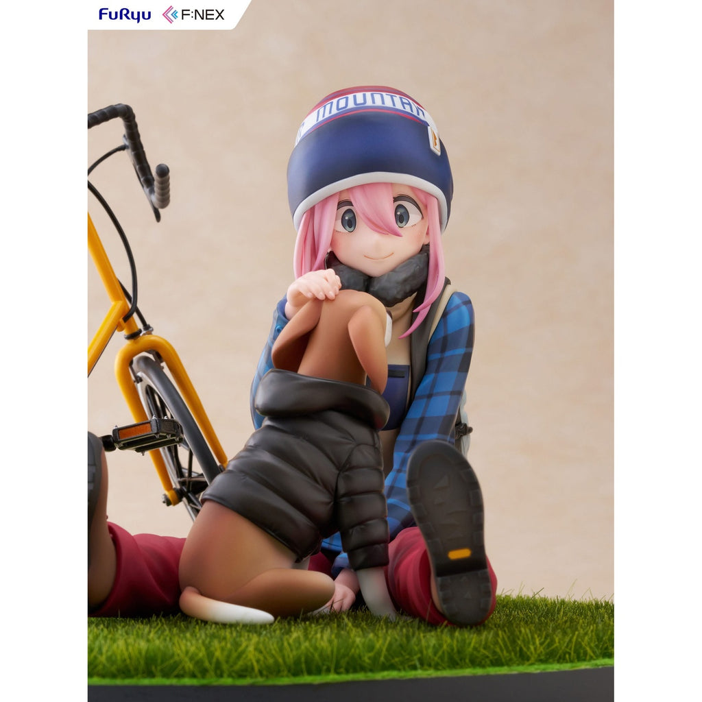 Produktbild Laid Back Camp F:NEX PVC-staty 1/7 Nadeshiko Kagamihara 13 cm