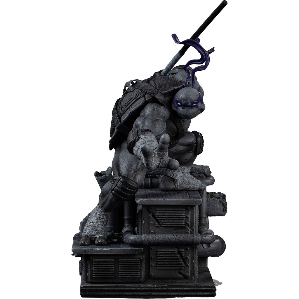 Produktbild Teenage Mutant Ninja Turtles Art Scale-staty 1/10 Donatello Svartvit Variant 26 cm heo exclusive