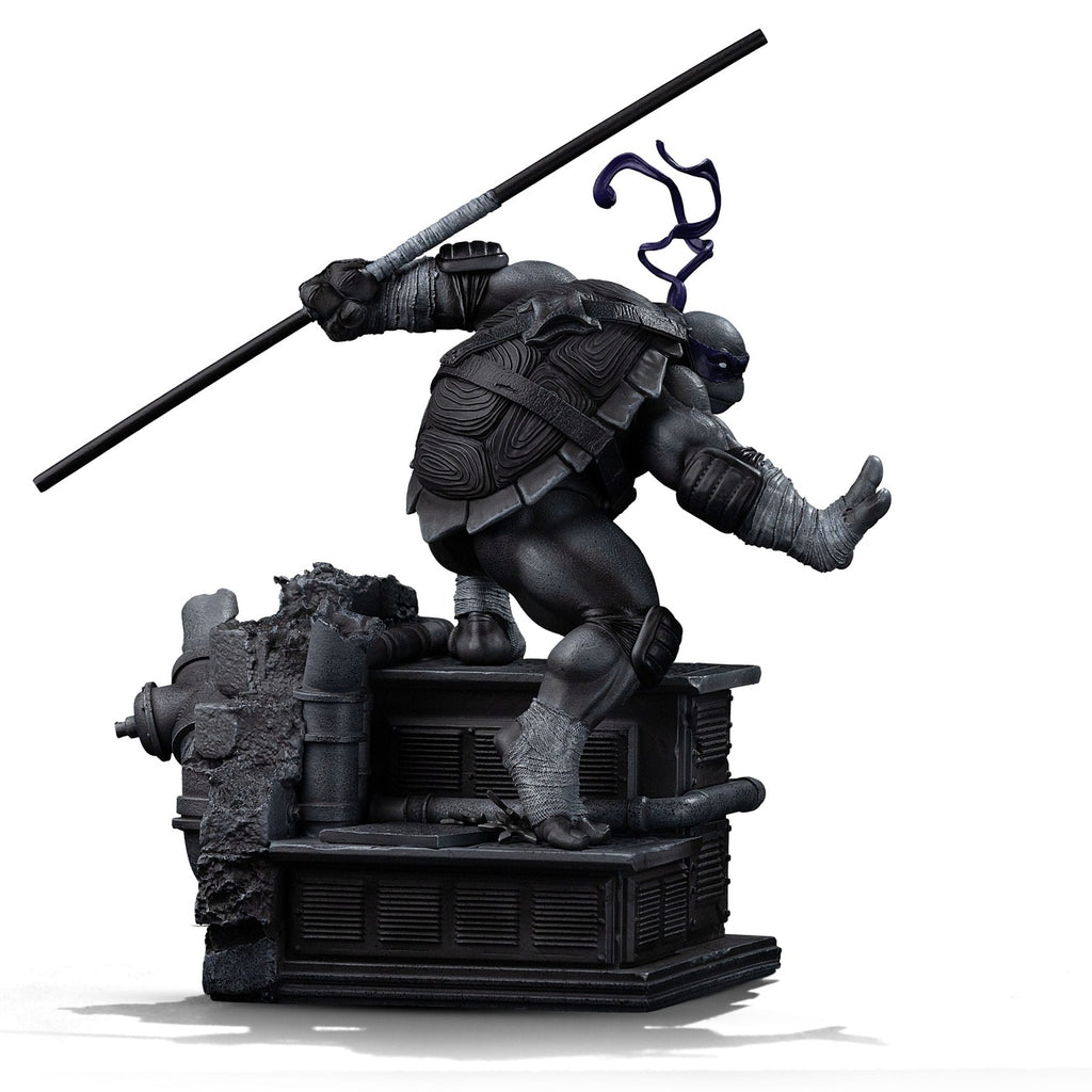 Produktbild Teenage Mutant Ninja Turtles Art Scale-staty 1/10 Donatello Svartvit Variant 26 cm heo exclusive