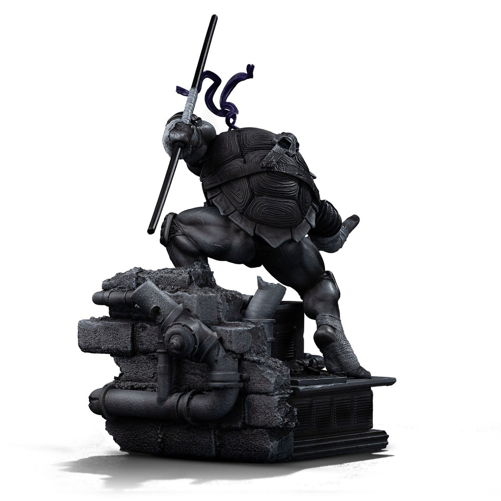Produktbild Teenage Mutant Ninja Turtles Art Scale-staty 1/10 Donatello Svartvit Variant 26 cm heo exclusive
