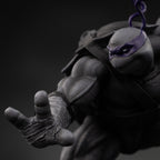Produktbild Teenage Mutant Ninja Turtles Art Scale-staty 1/10 Donatello Svartvit Variant 26 cm heo exclusive