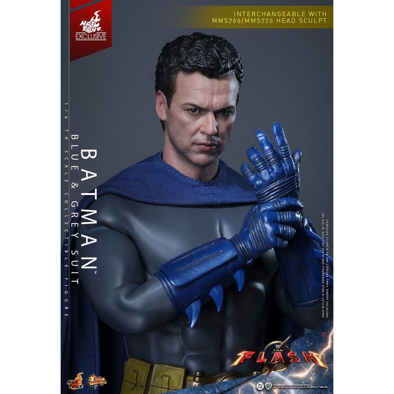Produktbild The Flash Movie Masterpiece actionfigur 1/6 Batman (blå & grå dräkt) Limited Edition Hot Toys Exclusive 30 cm