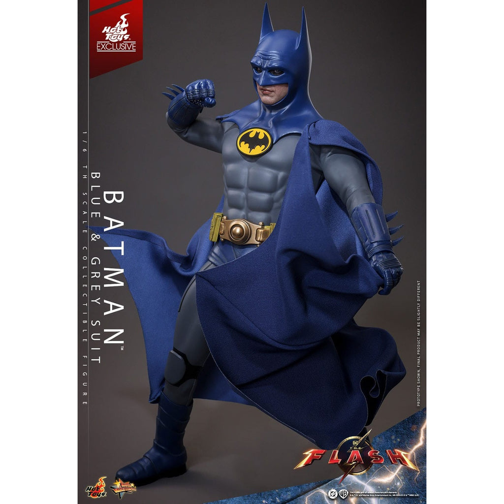 Produktbild The Flash Movie Masterpiece actionfigur 1/6 Batman (blå & grå dräkt) Limited Edition Hot Toys Exclusive 30 cm