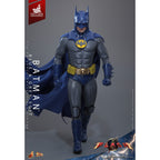 Produktbild The Flash Movie Masterpiece actionfigur 1/6 Batman (blå & grå dräkt) Limited Edition Hot Toys Exclusive 30 cm