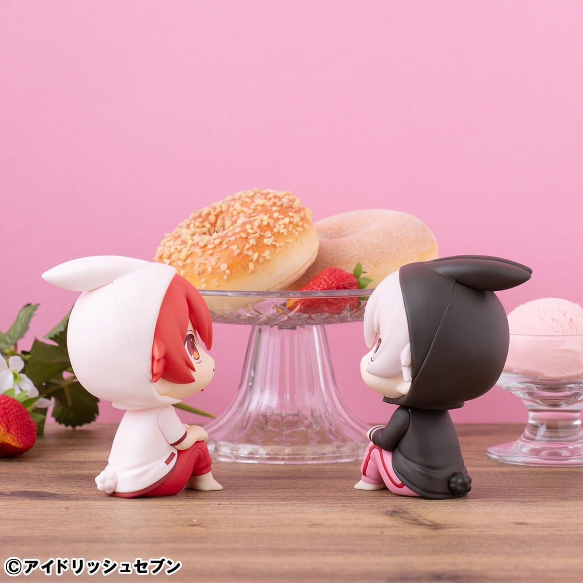 Produktbild Idolish7 Look Up PVC-statyer Riku Nanase & Ten Kujo Set (med gift)