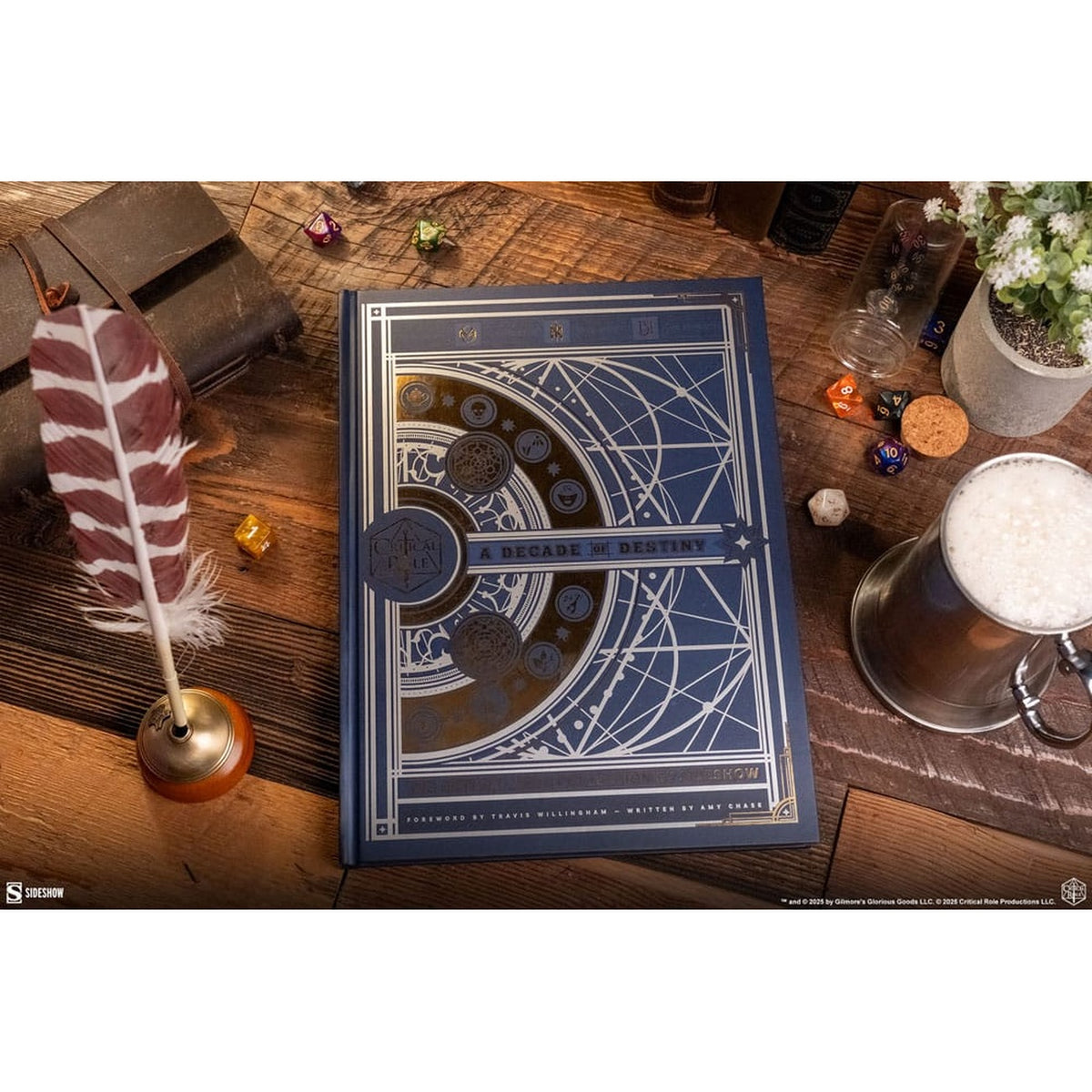 Produktbild Sideshow Collectibles-bok A Decade of Destiny: The Critical Role Collection av Sideshow *Engelsk version*