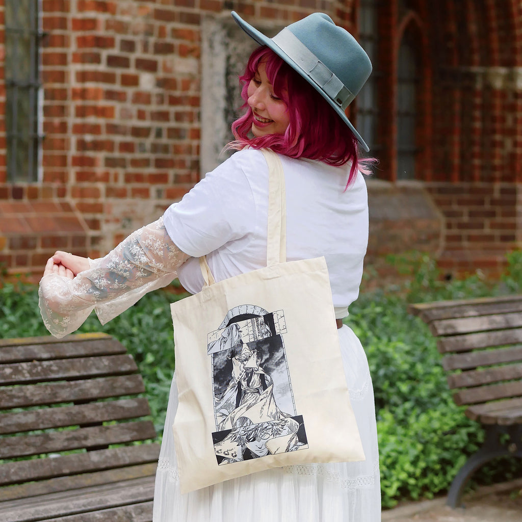 Produktbild Qifrey tygkasse för Atelier of Witch Hat-fans