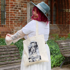 Produktbild Qifrey tygkasse för Atelier of Witch Hat-fans