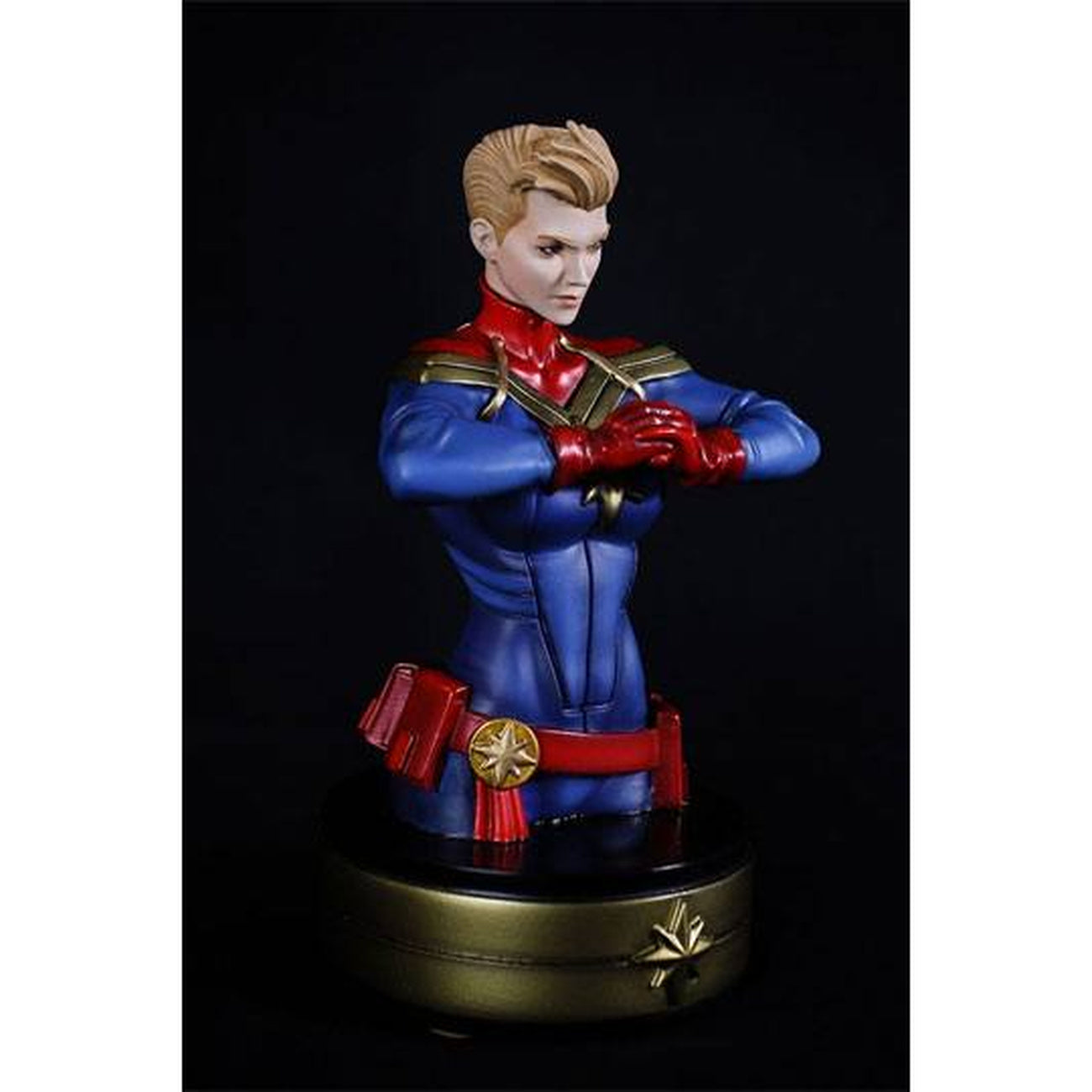 Produktbild Captain Marvel-byst Captain Marvel 20 cm