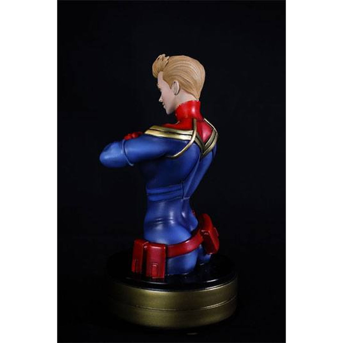 Produktbild Captain Marvel-byst Captain Marvel 20 cm