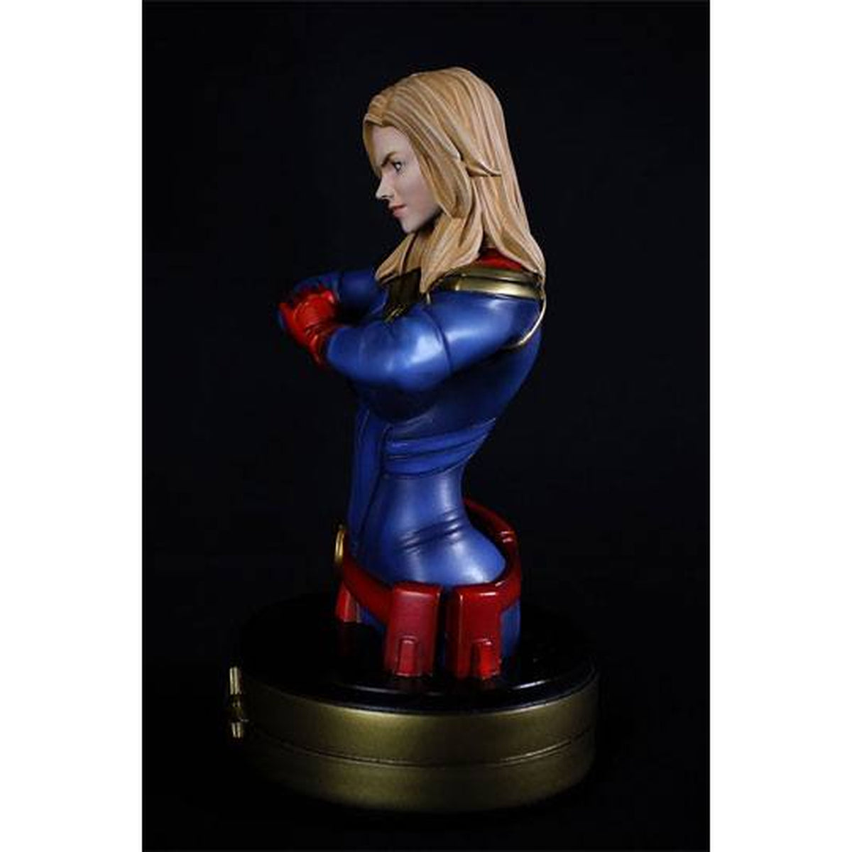 Produktbild Captain Marvel-byst Captain Marvel 20 cm