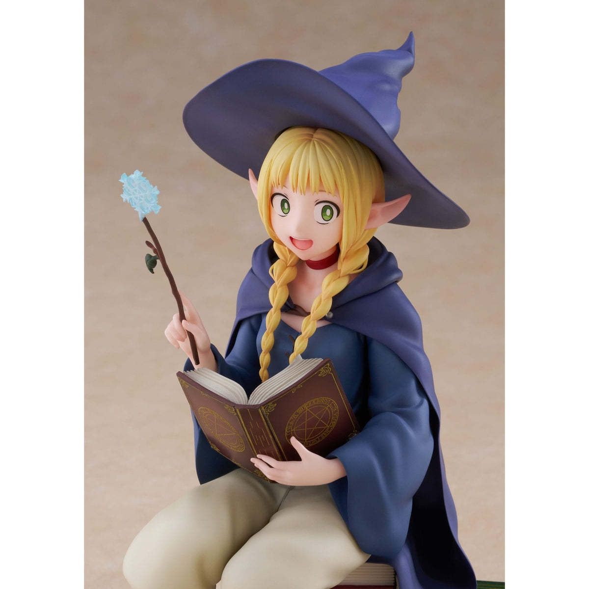 Produktbild Delicious in Dungeon PVC-staty 1/7 Marcille Student Ver. AmiAmi Limited Edition 19 cm