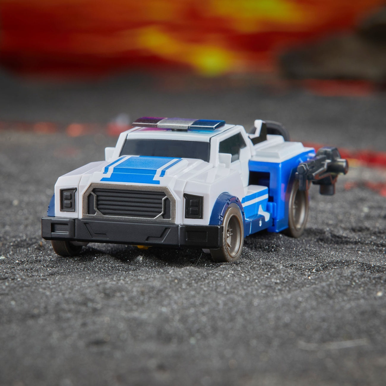 Produktbild Transformers Generations Legacy United Deluxe Class actionfigur Robots in Disguise 2015 Universe Strongarm 14 cm