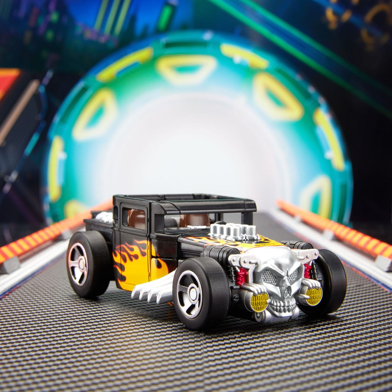 Produktbild Hot Wheels x Transformers actionfigur Bone Shaker 12 cm