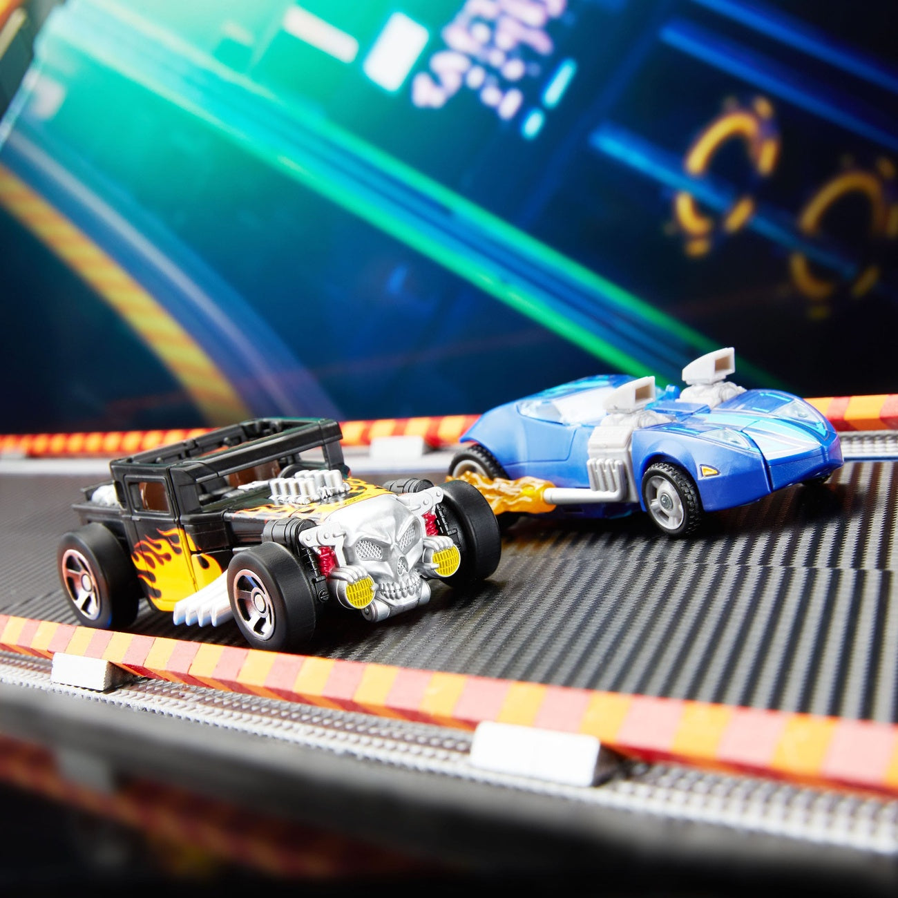 Produktbild Hot Wheels x Transformers actionfigur Bone Shaker 12 cm