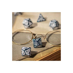 Produktbild Call of Cthulhu Tärningsset Abyssal & White (7)
