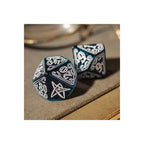 Produktbild Call of Cthulhu Tärningsset Abyssal & White (7)