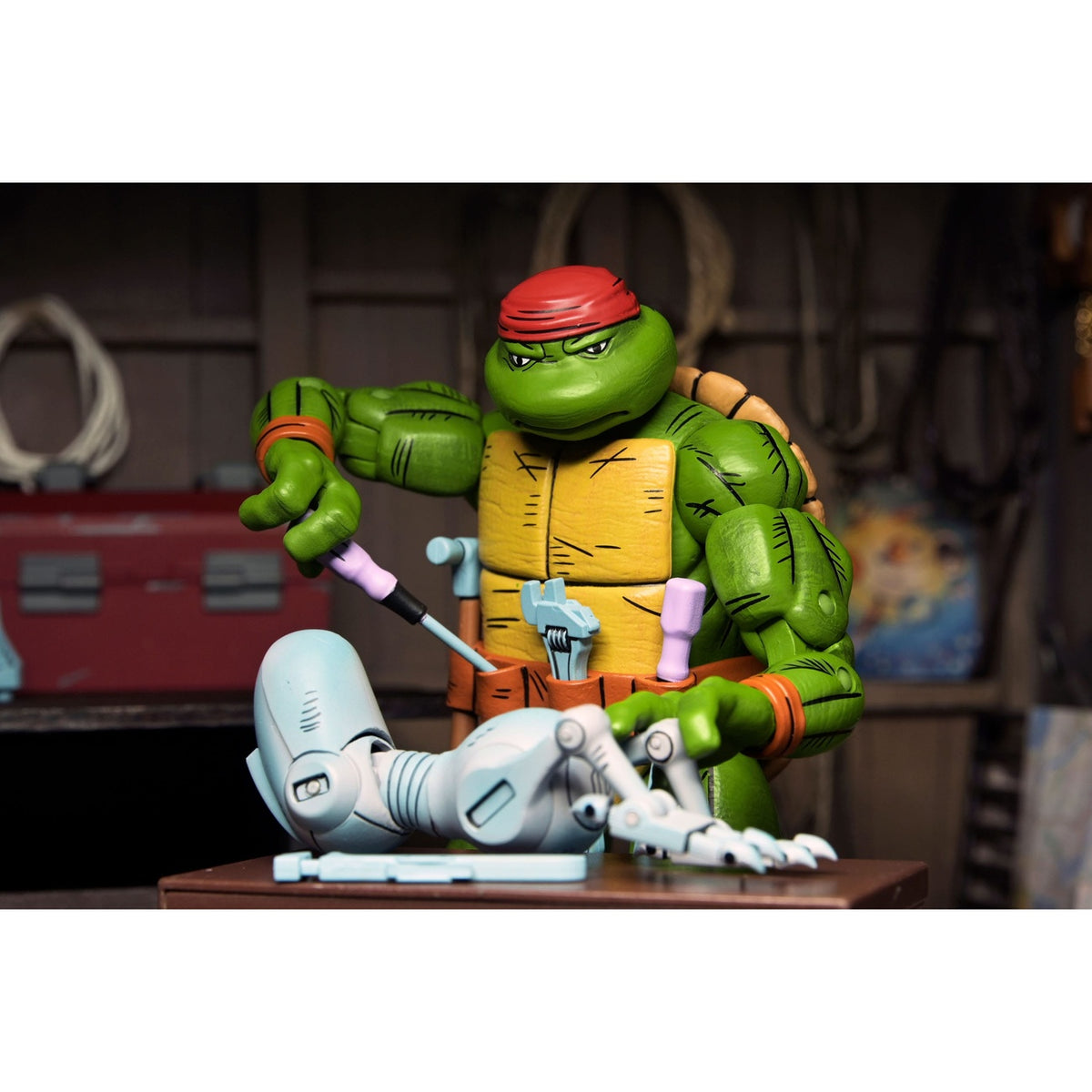 Produktbild Teenage Mutant Ninja Turtles actionfigur Handyman Donatello 18 cm
