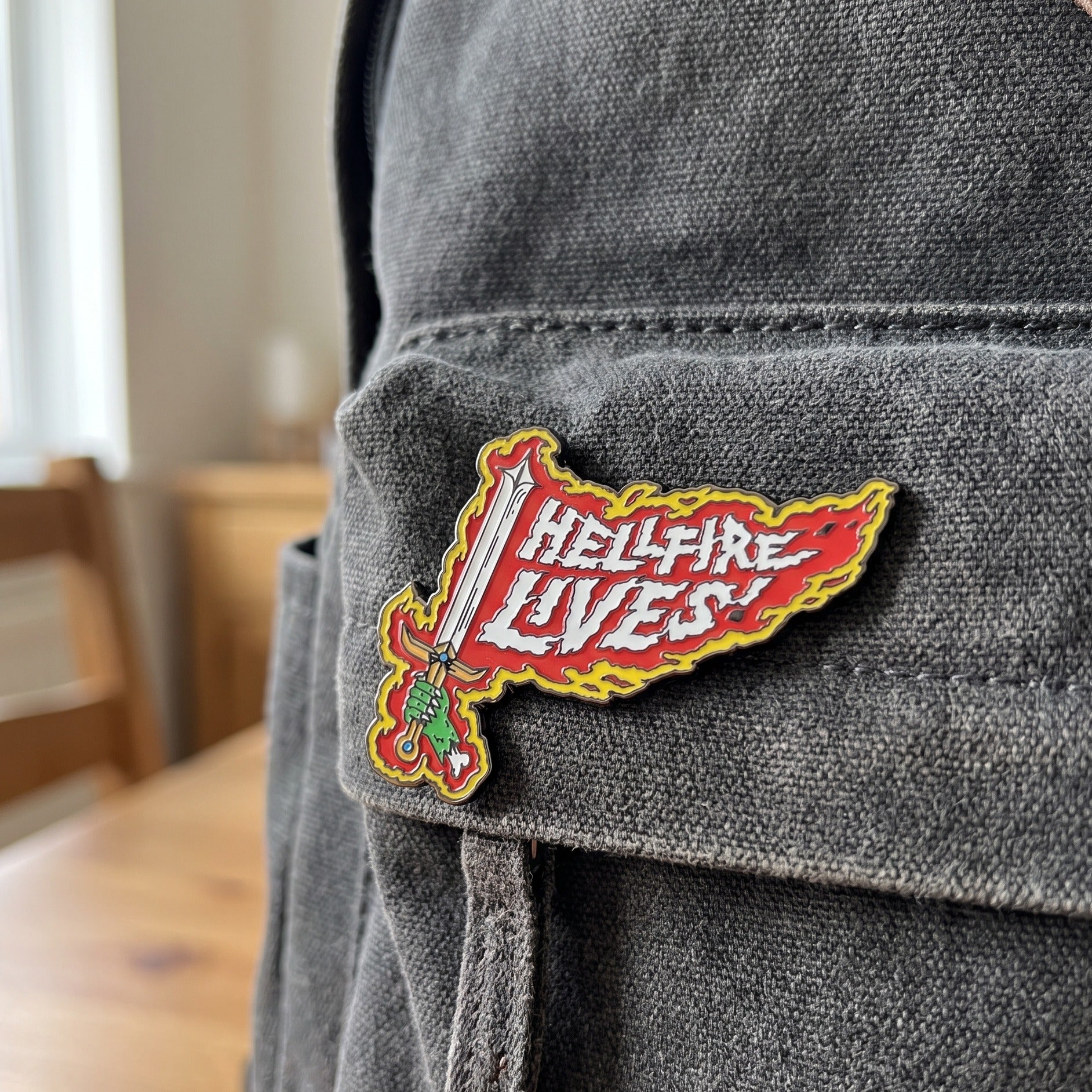 Produktbild Stranger Things Pin Hellfire Lives Limited Edition