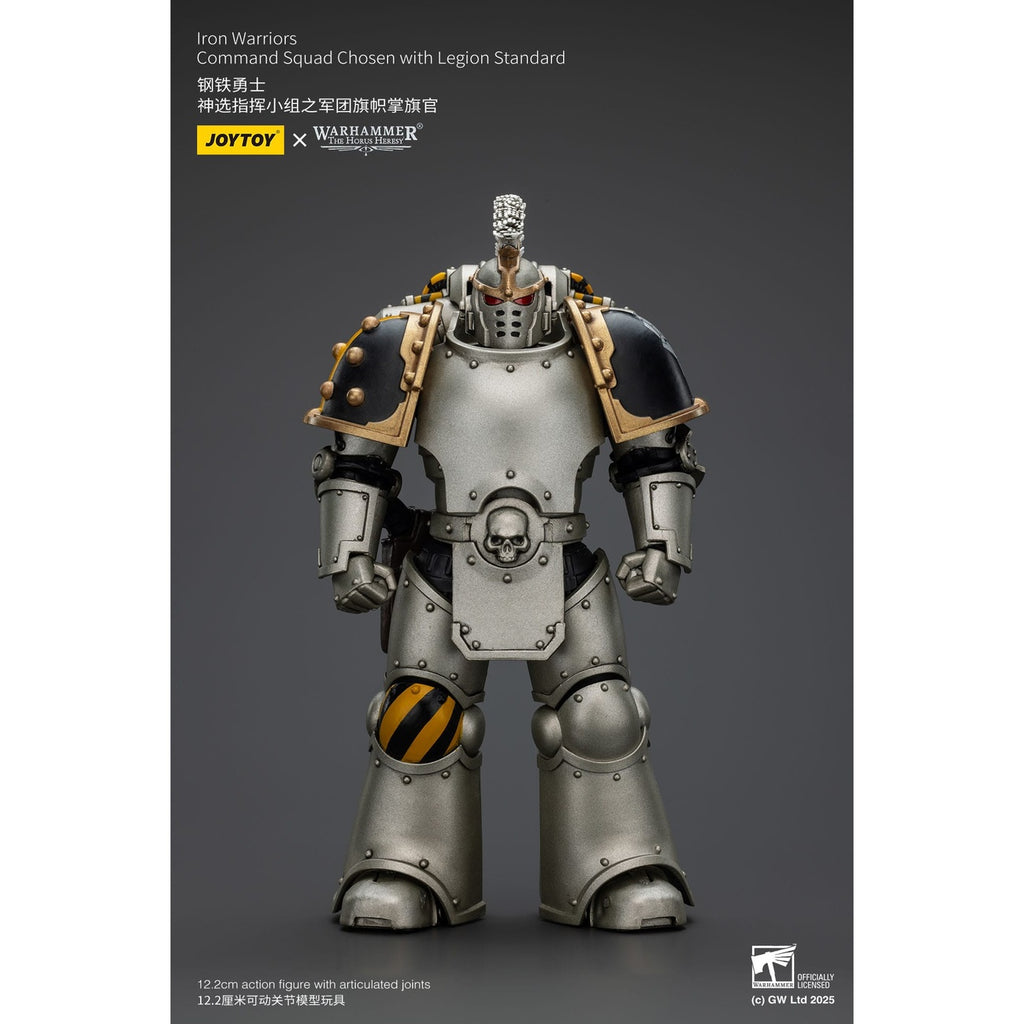 Produktbild Warhammer The Horus Heresy Actionfigur 1/18 Iron Warriors Command Squad Chosen med Legion Standard 12 cm