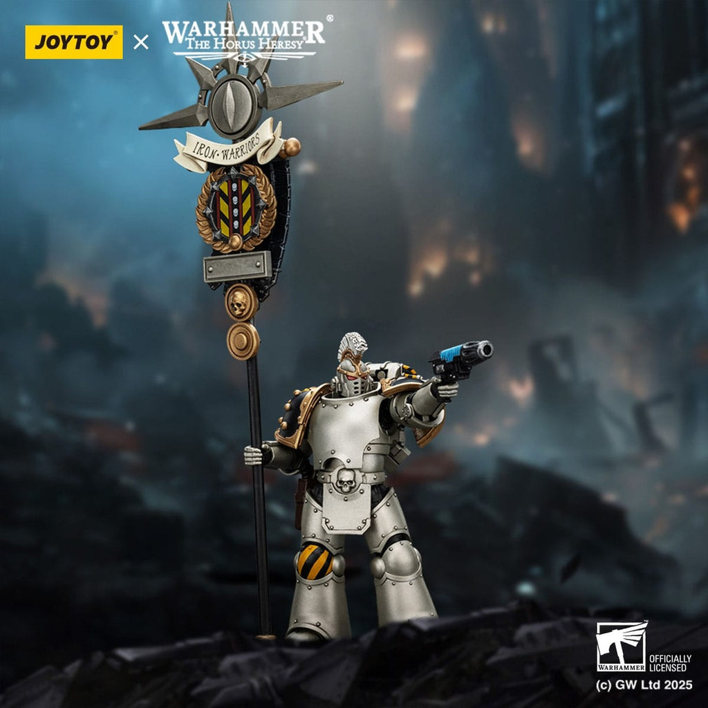 Produktbild Warhammer The Horus Heresy Actionfigur 1/18 Iron Warriors Command Squad Chosen med Legion Standard 12 cm
