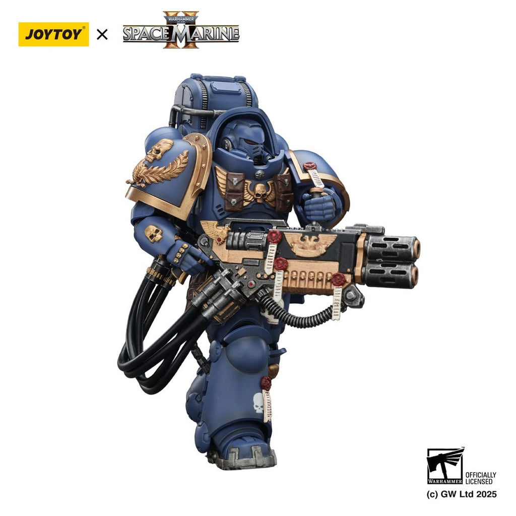 Produktbild Warhammer 40,000: Space Marine 2 Actionfigur Ultramarines Heavy Artificer Armor med Relic Multi-Melta 13 cm