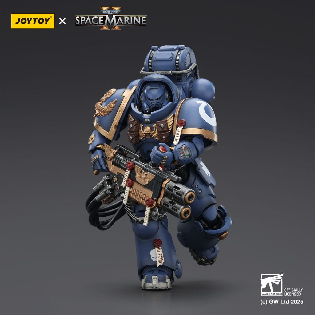 Produktbild Warhammer 40,000: Space Marine 2 Actionfigur Ultramarines Heavy Artificer Armor med Relic Multi-Melta 13 cm