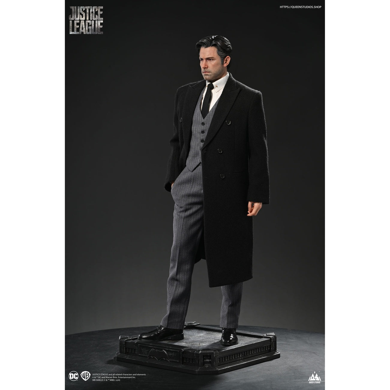 Produktbild Justice League Staty 1/4 Bruce Wayne (Ben Affleck) 51 cm