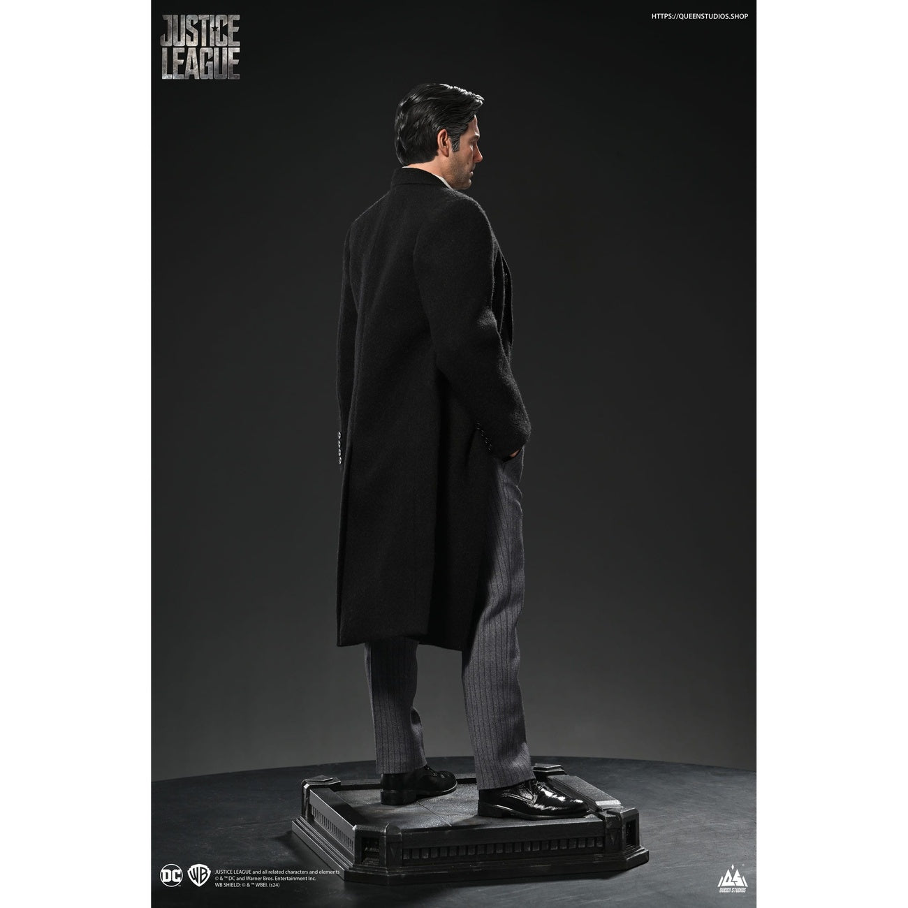 Produktbild Justice League Staty 1/4 Bruce Wayne (Ben Affleck) 51 cm