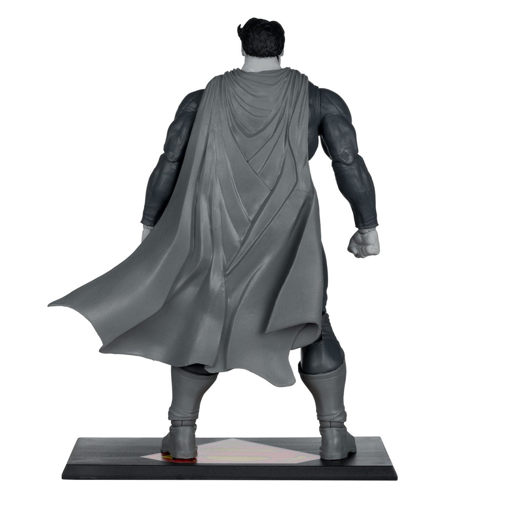 Produktbild DC Multiverse Actionfigur Superman (The Dark Knight Returns) (Black & White Accent Edition) (Gold Label) 18 cm