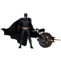 Produktbild The Dark Knight DC Multiverse actionfigur med fordon Batman & The Batpod 18 cm
