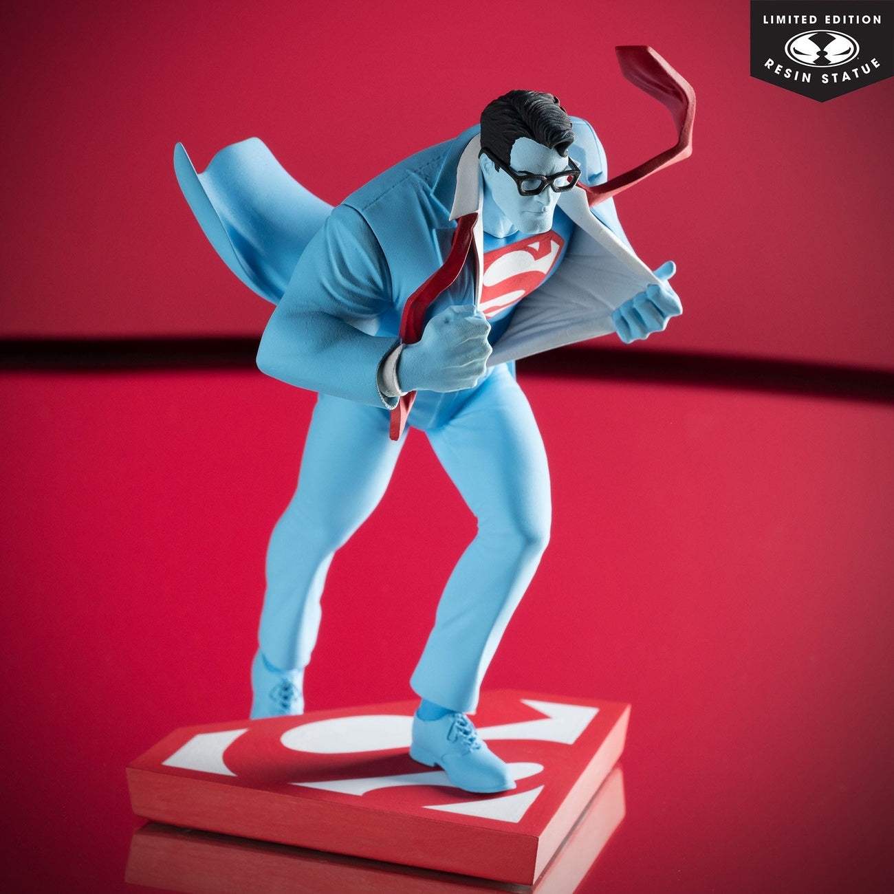 Produktbild DC Direct Staty 1/10 Superman Red and Blue: Superman by Clayton Henry Limited Edition 16 cm