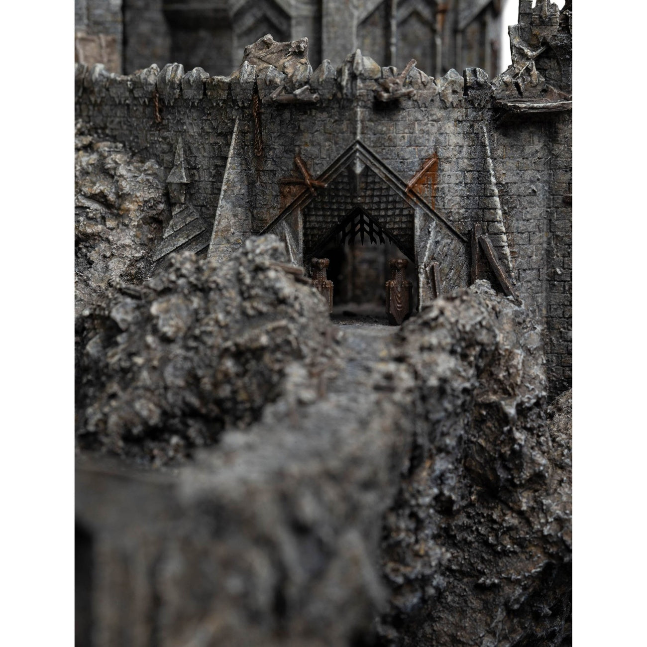 Produktbild Sagan om Ringen Staty Cirith Ungol - Limited Edition 33 cm