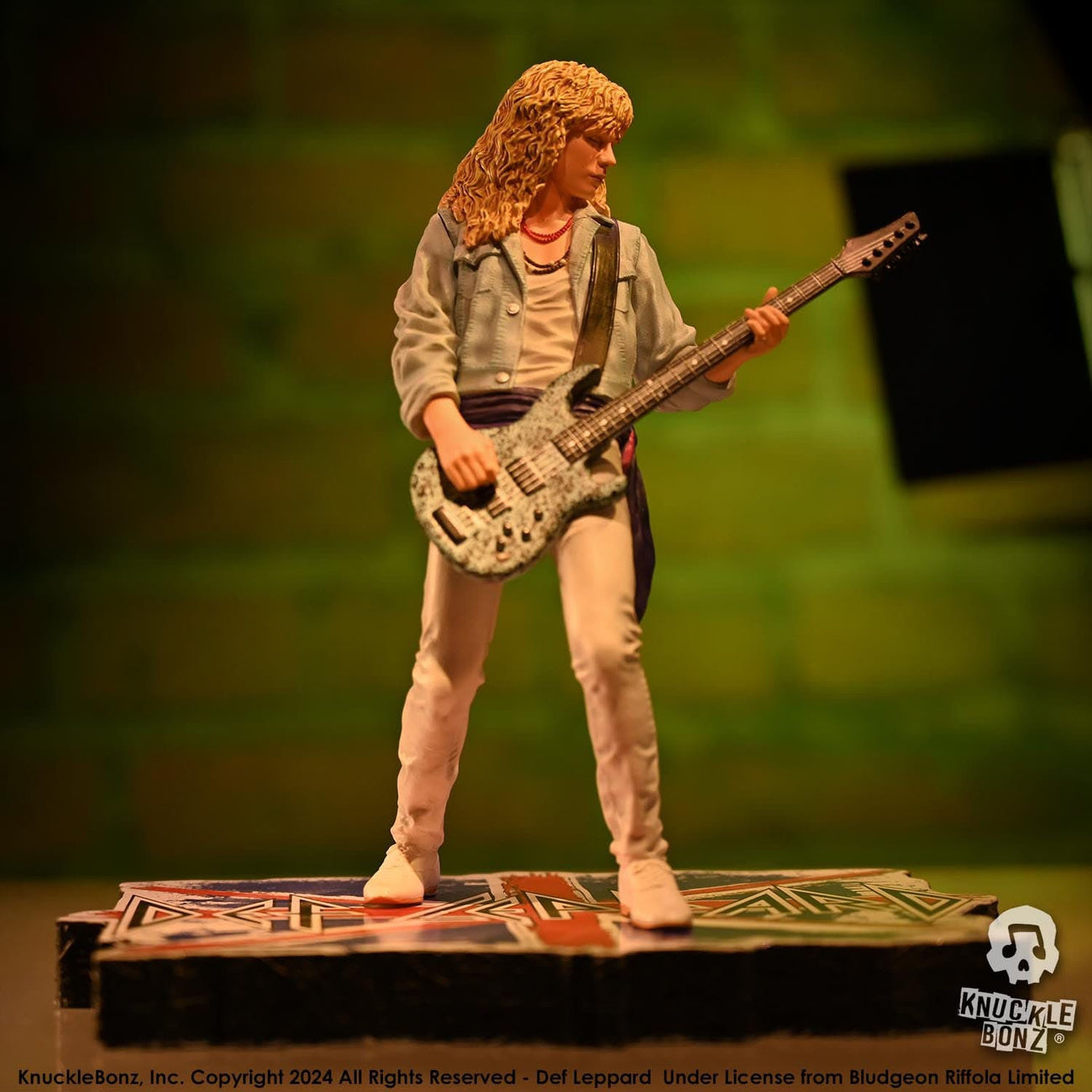 Produktbild Def Leppard Rock Iconz Statyett Rick Savage 24 cm
