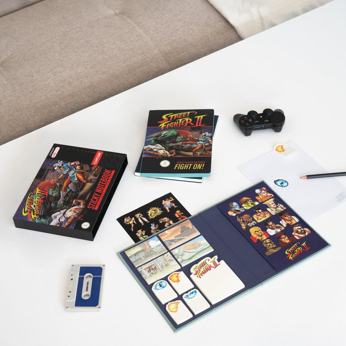 Produktbild Street Fighter Premium anteckningsbok med sticky notes och fodral A5