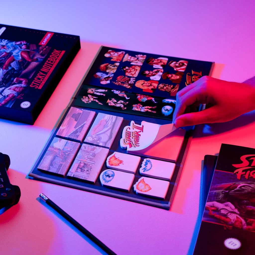 Produktbild Street Fighter Premium anteckningsbok med sticky notes och fodral A5