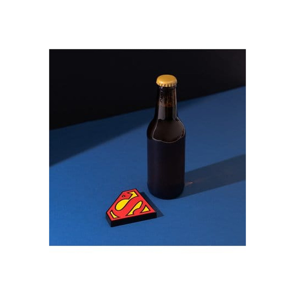 Produktbild DC Comics Magnet med kapsylöppnare Superman 9 cm