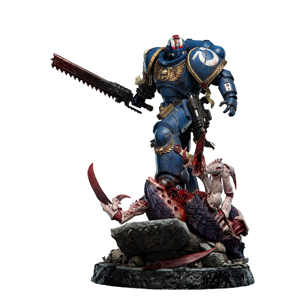 Produktbild Warhammer 40,000: Space Marine 2 Staty 1/6 Lieutenant Titus Battleline Edition 63 cm
