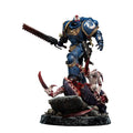 Produktbild Warhammer 40,000: Space Marine 2 Staty 1/6 Lieutenant Titus Battleline Edition 63 cm