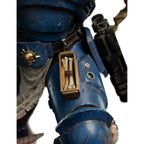 Produktbild Warhammer 40,000: Space Marine 2 Staty 1/6 Lieutenant Titus Battleline Edition 63 cm