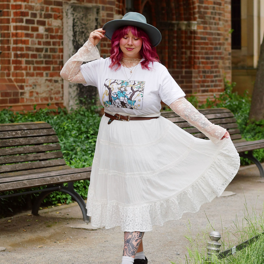Produktbild T-shirt för Coco- och Atelier of Witch Hat-fans Limited Edition vit