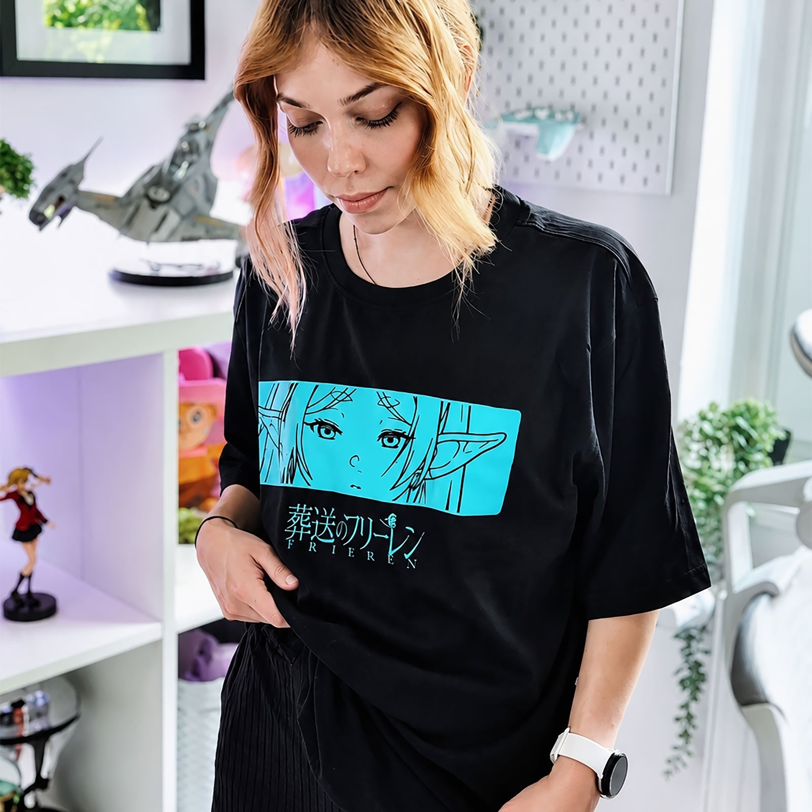 Produktbild Frieren - Karaktärs T-shirt svart