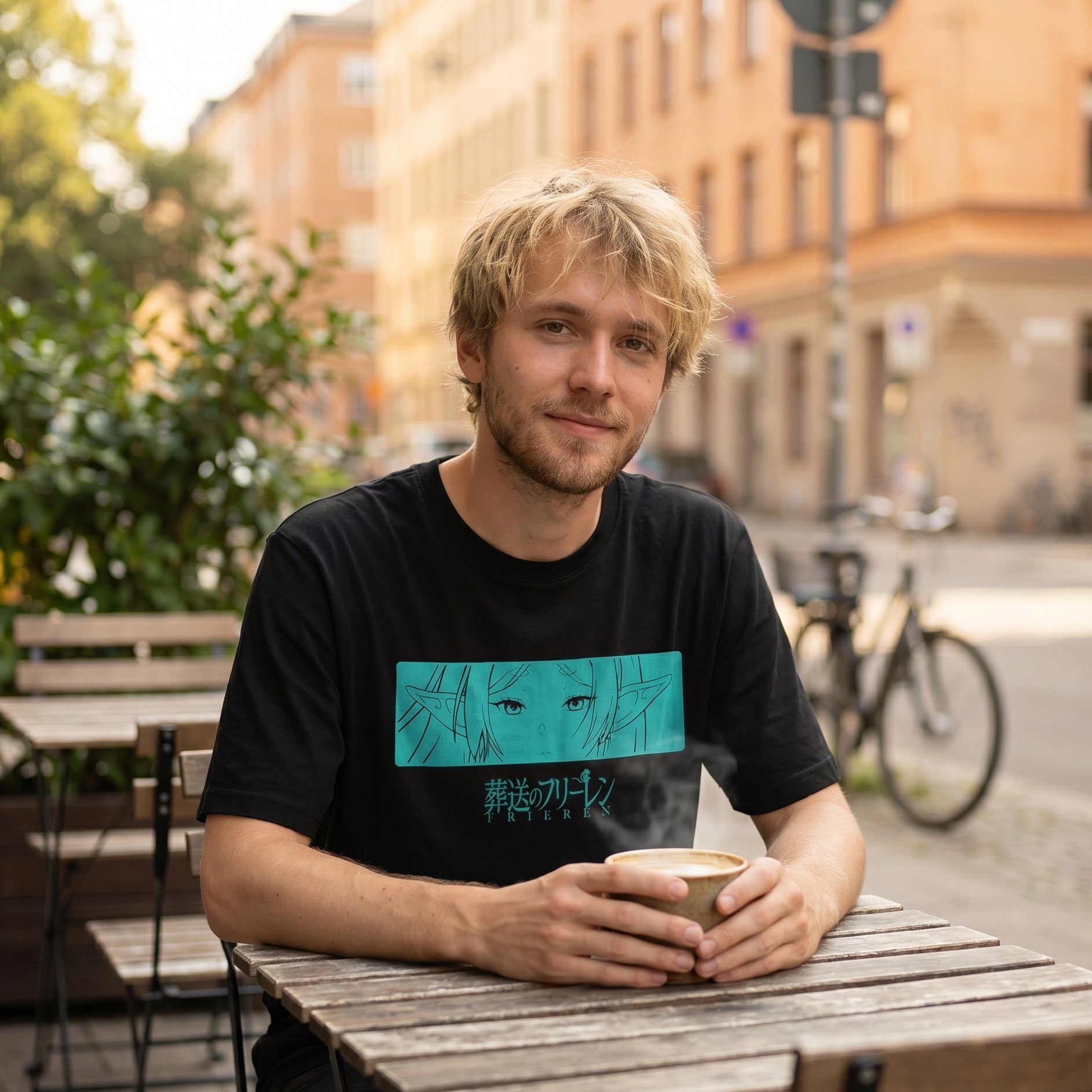 Produktbild Frieren - Karaktärs T-shirt svart