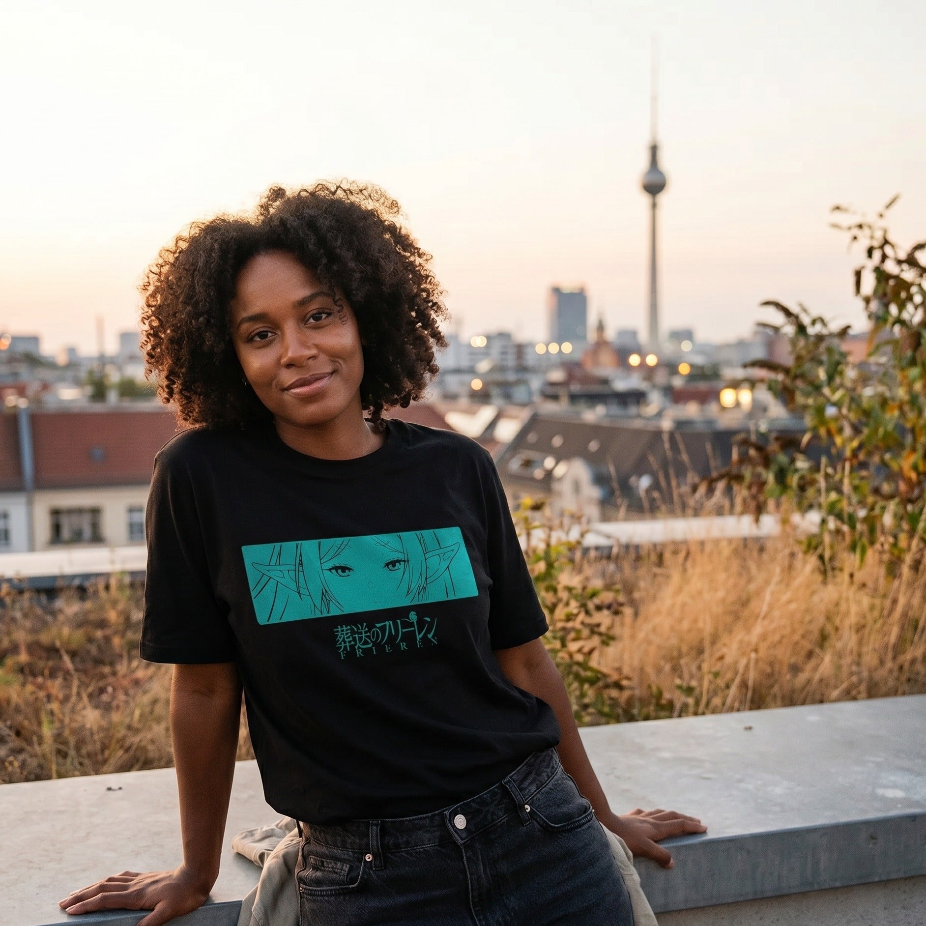 Produktbild Frieren - Karaktärs T-shirt svart