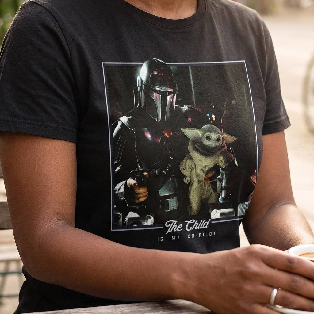 Produktbild The Child is My Co-Pilot T-shirt svart - Star Wars The Mandalorian