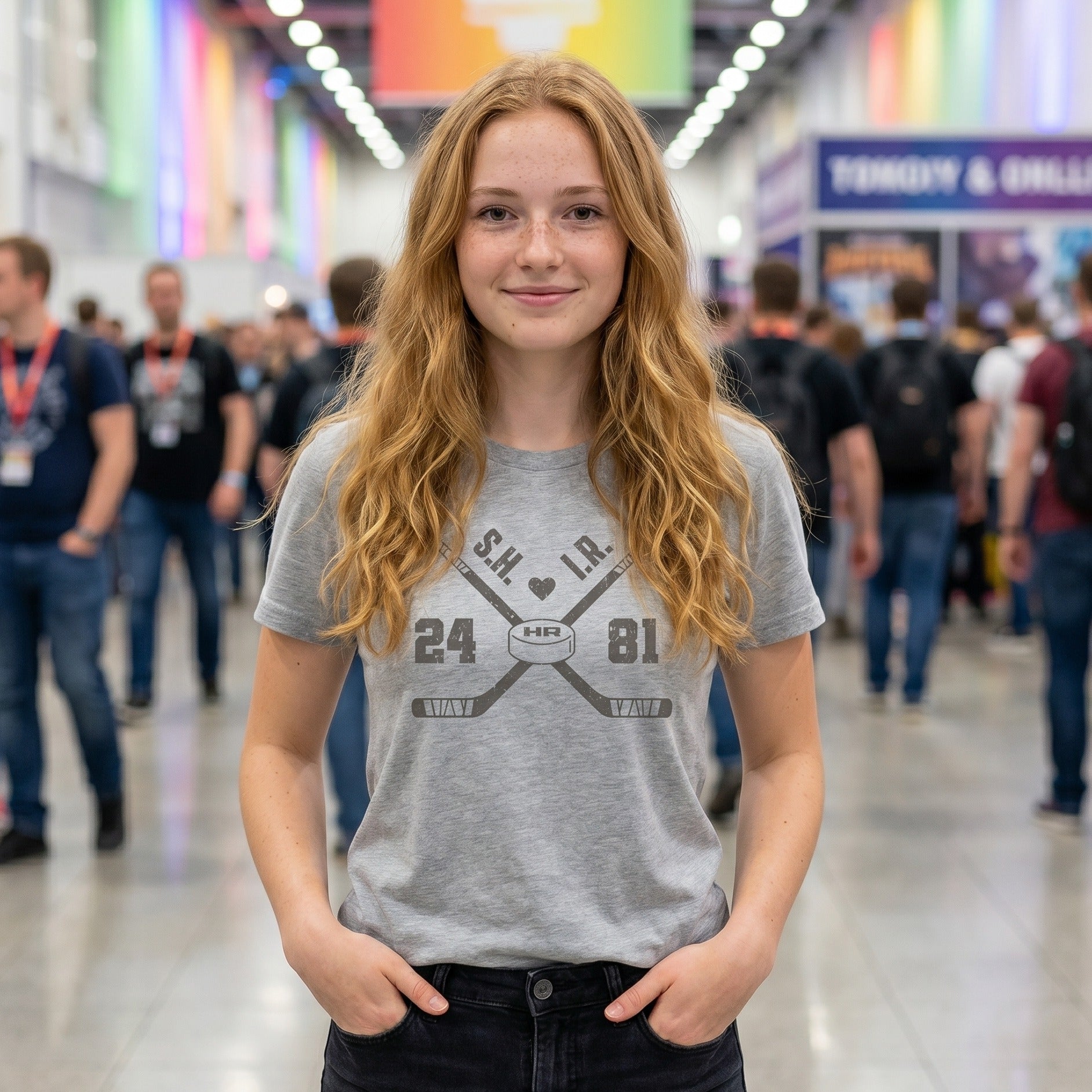 Produktbild Hollander och Rozanov hockey T-shirt för Heated Rivalry-fans